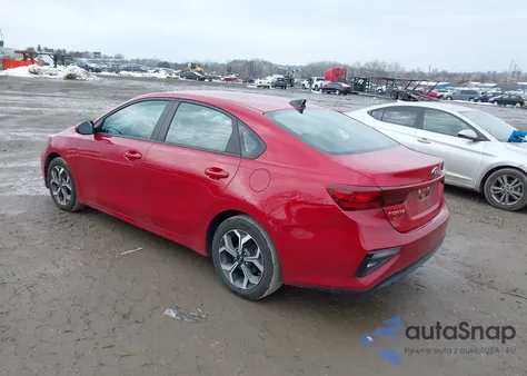 2021 Kia Forte Lxs z USA, uszkodzony, nr VIN 3KPF24AD4ME351729